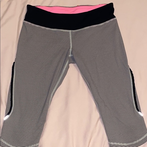 Lululemon Fast and Free Crop Size 10 - Picture 3 of 7